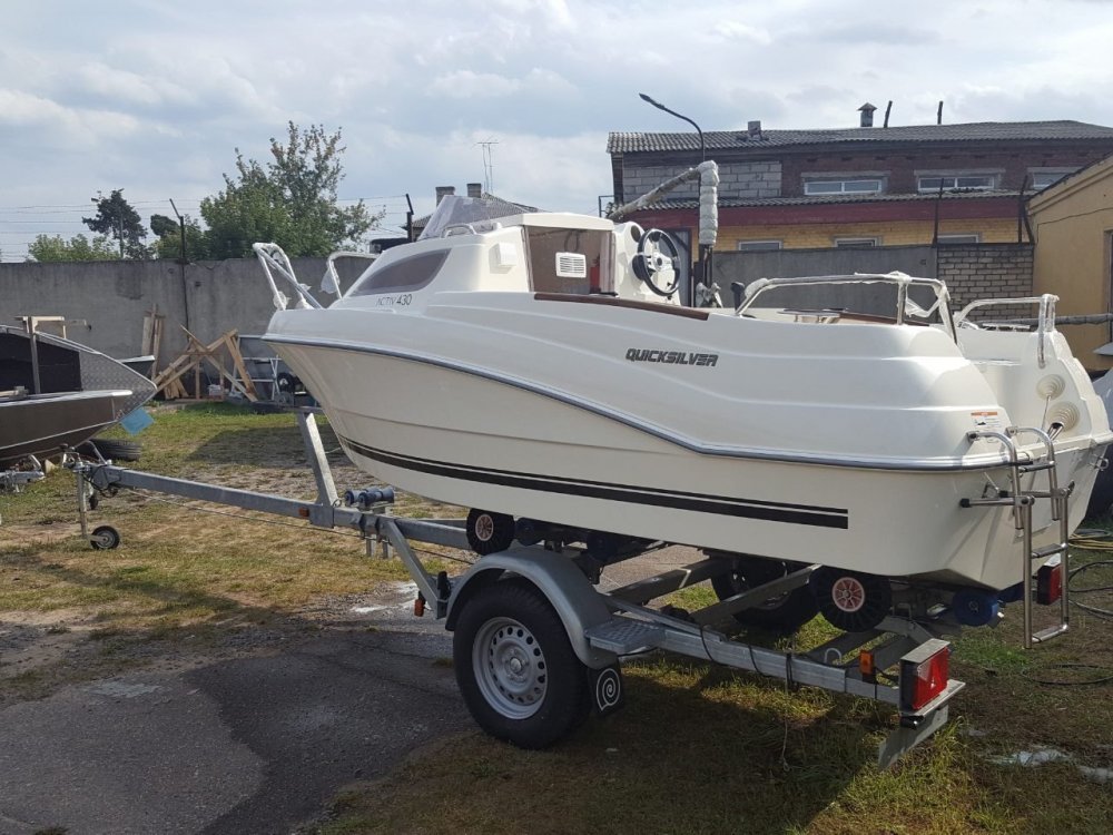Как купить подержанный катер: Полное руководство